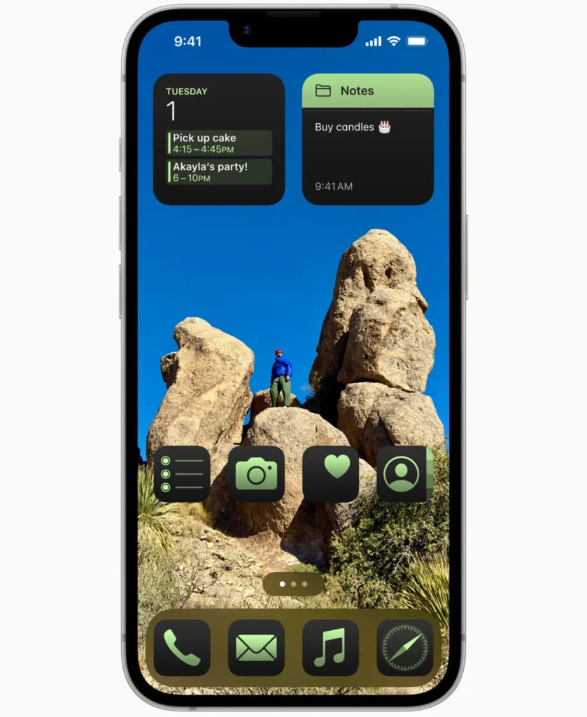 Apple-iPhone-16e-iOS-18-customized-Home-Screen-250219-1258x1536