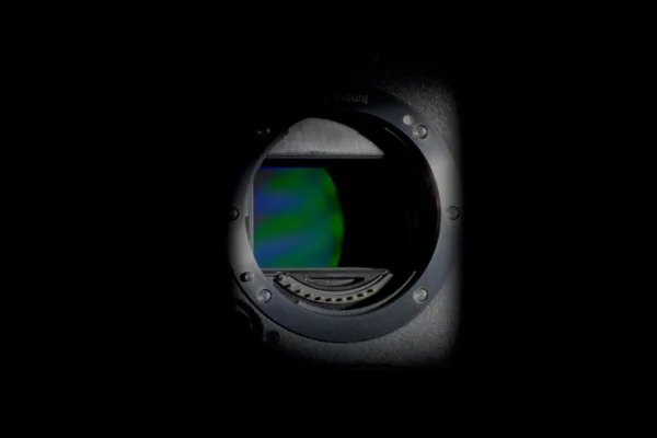 Sony nhá hàng máy ảnh Full-Frame E-Mount mang phong cách điện ảnh